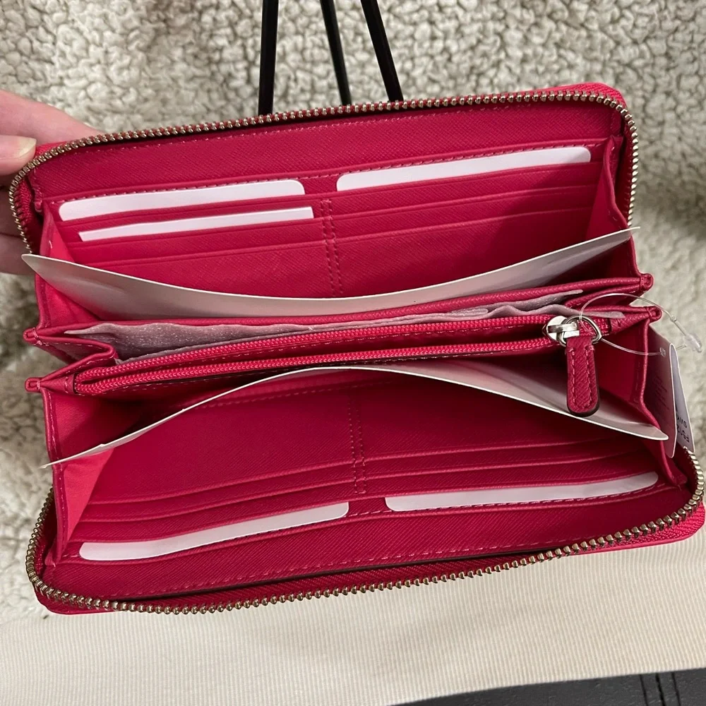 NWT Coach Wallet - Picture 3 of 4